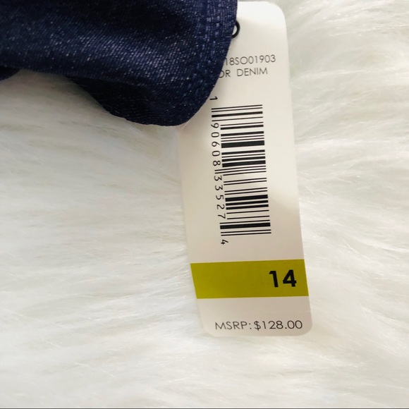 ‼️SALE!‼️Adorable cut out one piece swimsuit!🌟 - Picture 3 of 7